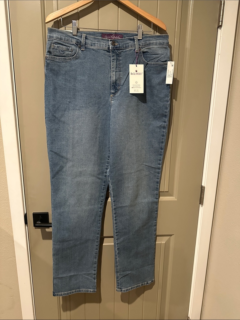GLORIA VANDERBILT  Slimming Jeans 16